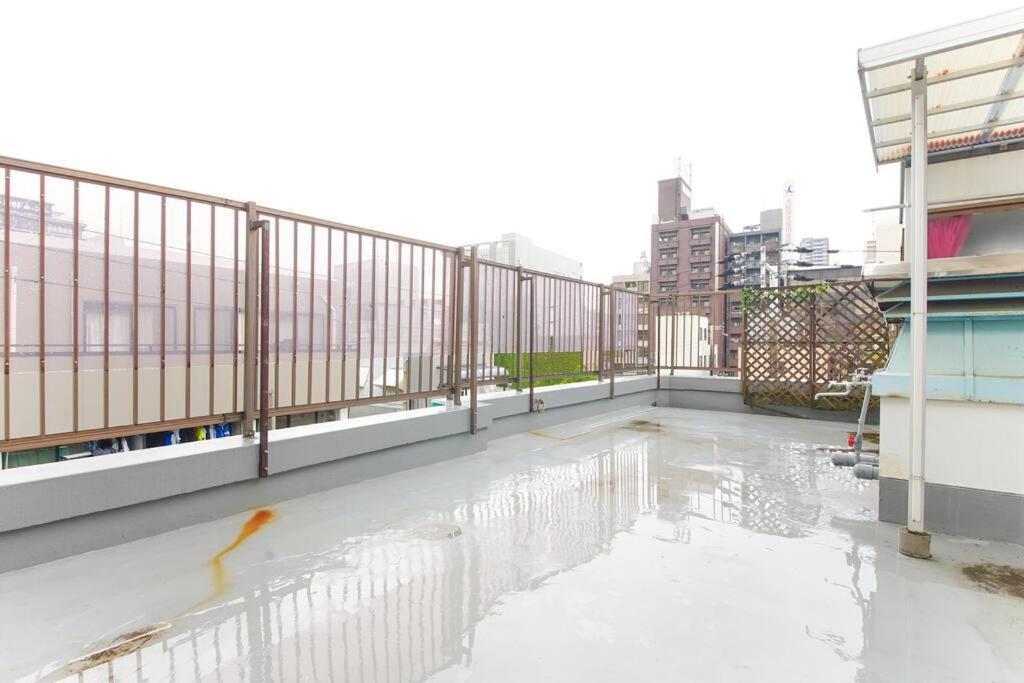Sanacion Namba 難波千日前の5Ldk120平米 駅徒歩2分 広々バルコニーでバーベキューも可能 Apartment Osaka Exterior photo