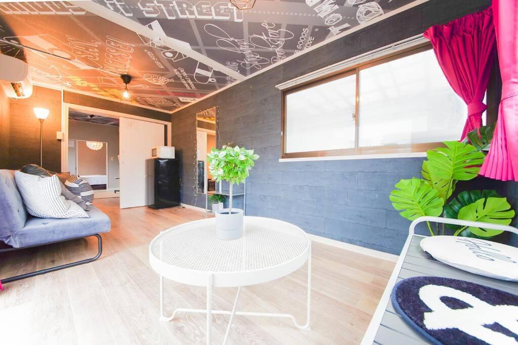 Sanacion Namba 難波千日前の5Ldk120平米 駅徒歩2分 広々バルコニーでバーベキューも可能 Apartment Osaka Exterior photo